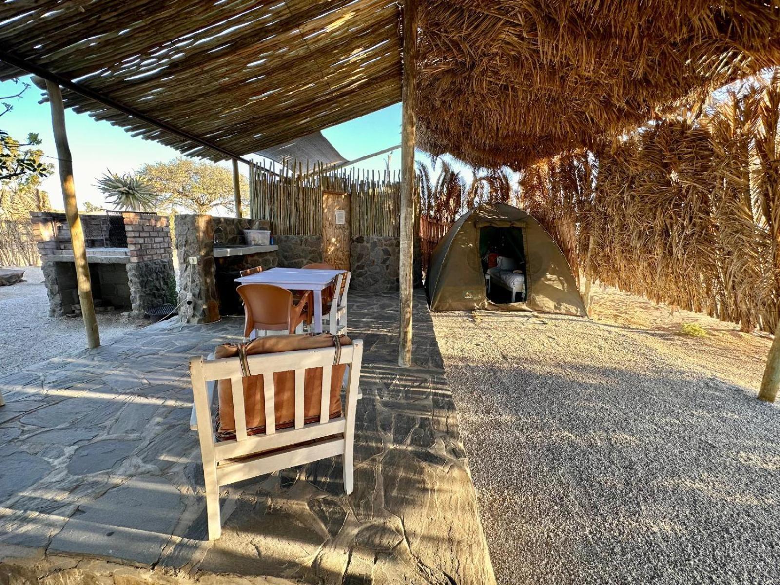 Daureb Isib Campsite And B&B Uis Bagian luar foto