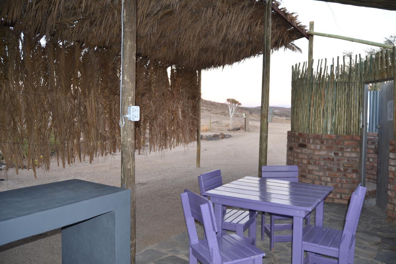 Daureb Isib Campsite And B&B Uis Bagian luar foto